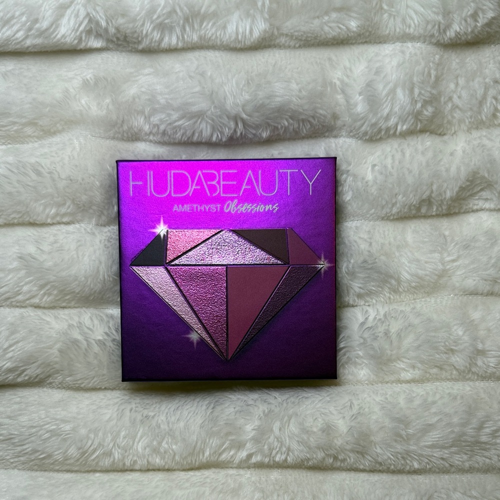 HUDA BEAUTY Amethyst Gemstone Eyeshadow Palette - Never Used!